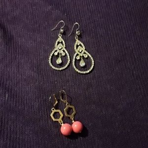 2 pair of earings